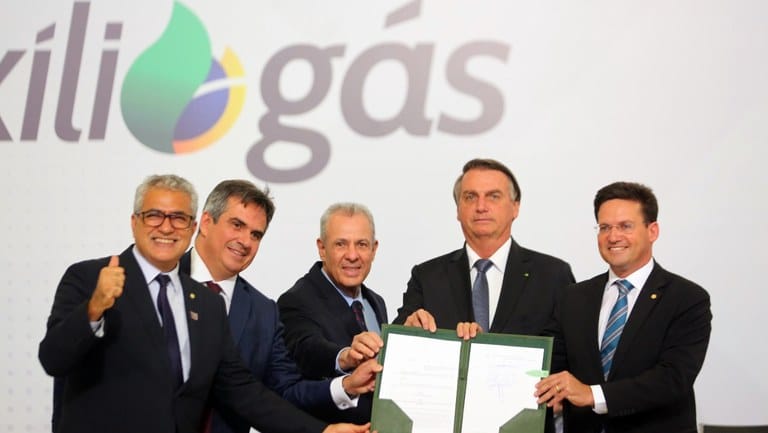 Auxílio Gás vai entregar R$ 52 a mais de cinco milhões de famílias
